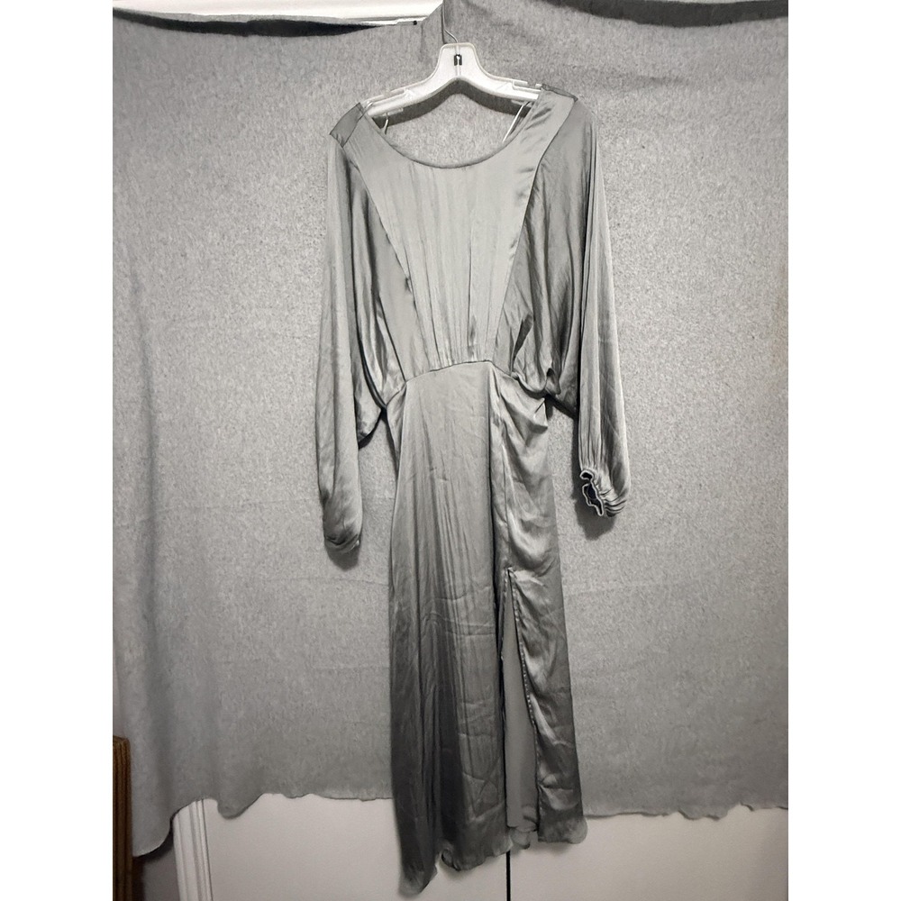 ASTR The Label Dress Womens M Green Satin Pleated Dolman Long Sleeve Maxi Formal